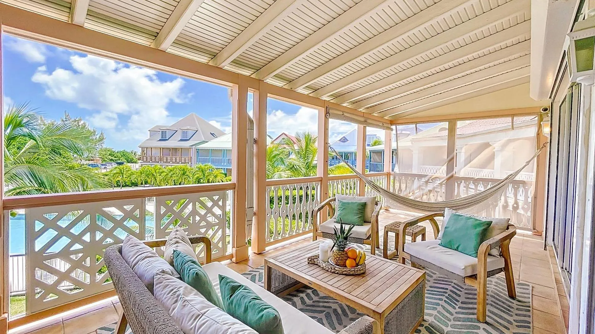 Sable Bleu Elegant 2-Bedroom Oceanfront Apartment Orient Bay