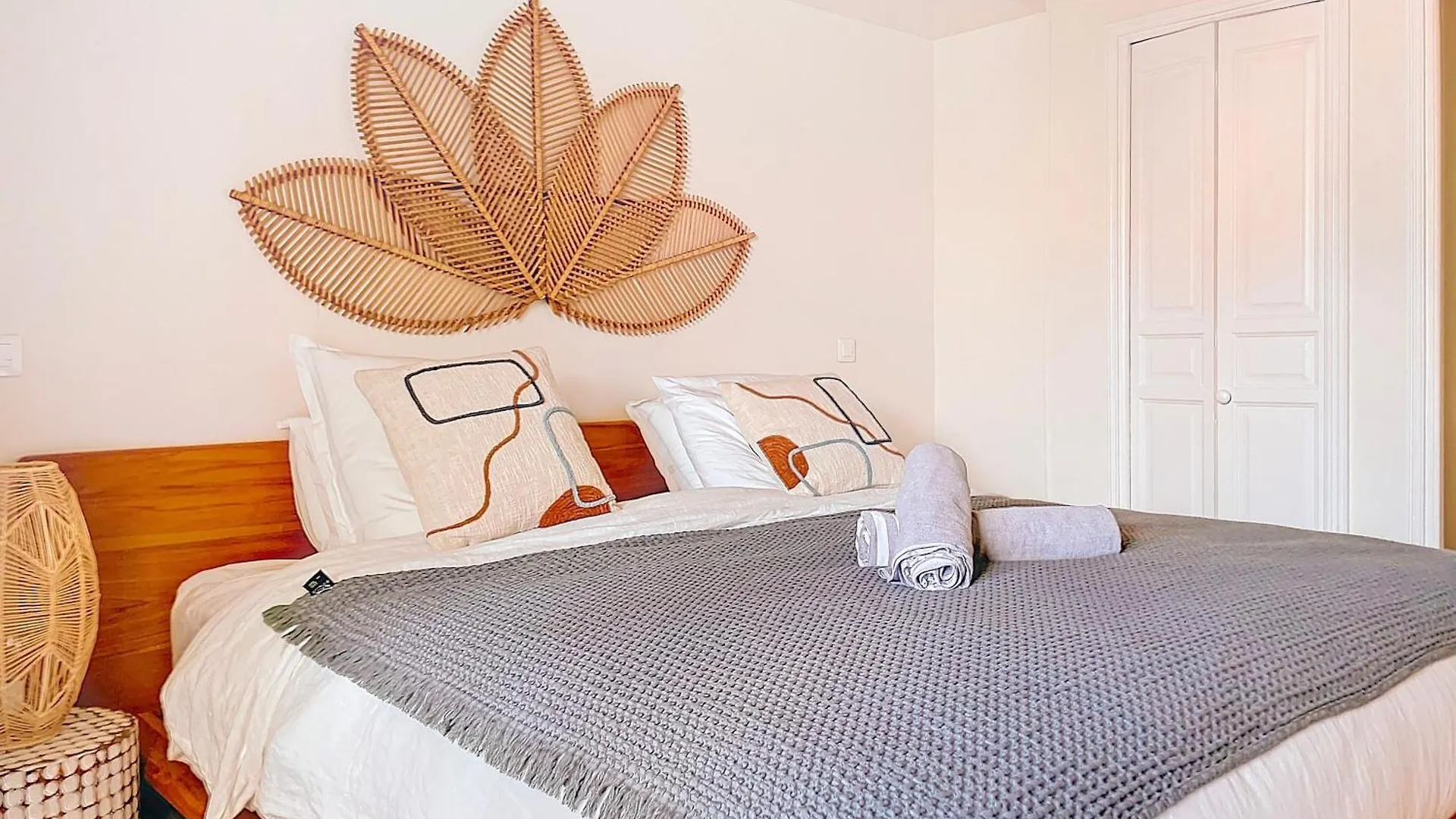 Sable Bleu Elegant 2-Bedroom Oceanfront Apartment Orient Bay Sint Maarten/Saint Martin