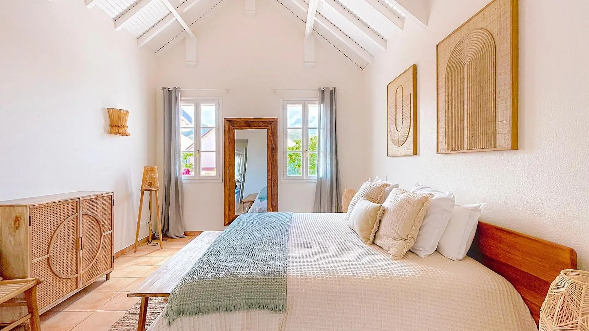Sable Bleu Elegant 2-Bedroom Oceanfront Apartment Orient Bay Sint Maarten/Saint Martin