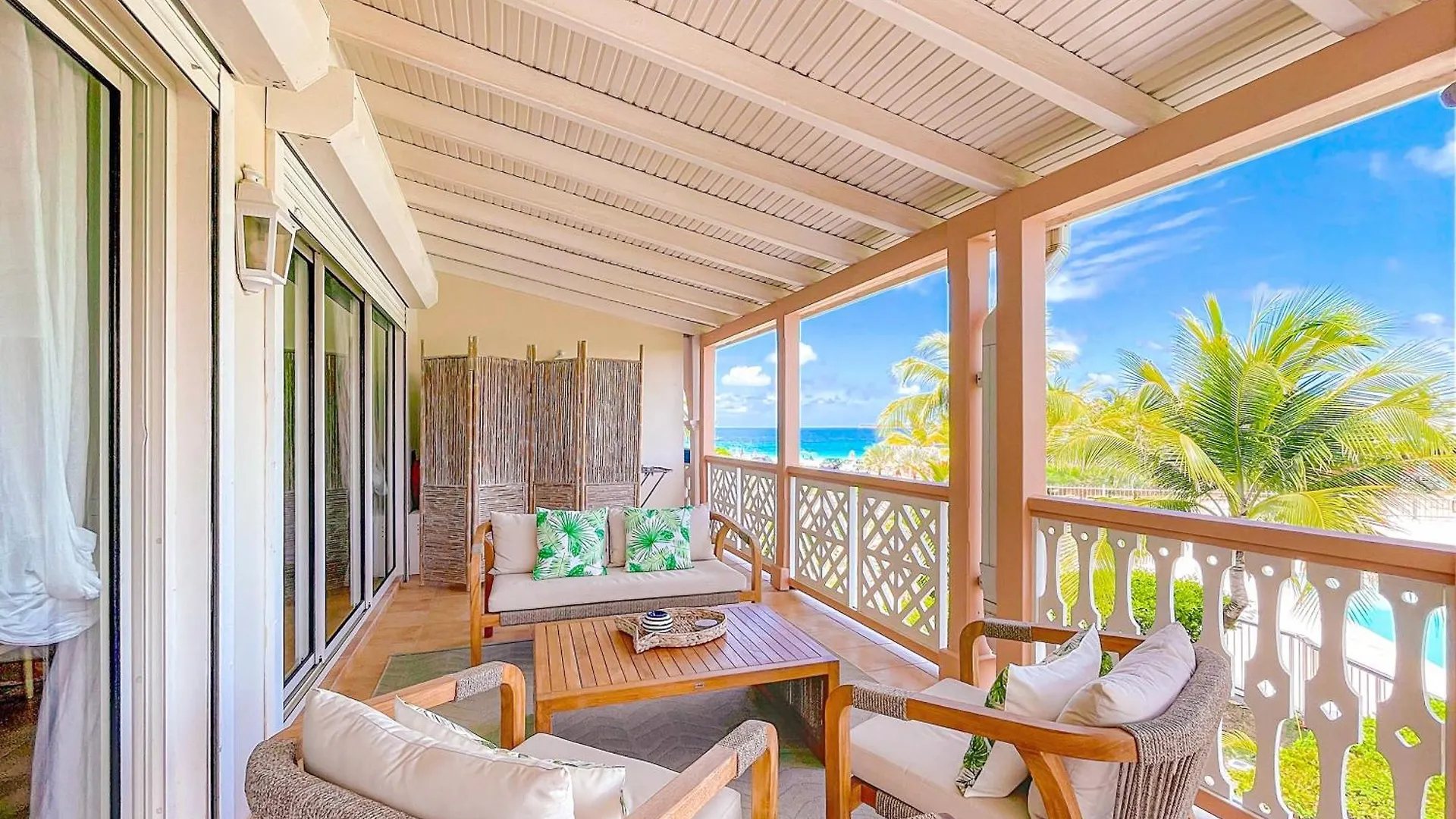 Sable Bleu Elegant 2-Bedroom Oceanfront Apartment Orient Bay